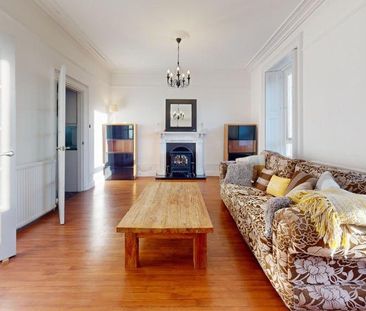 3 bedroom flat to rent - Photo 2