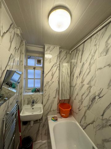 1 bedroom in a house share to rent - Photo 4