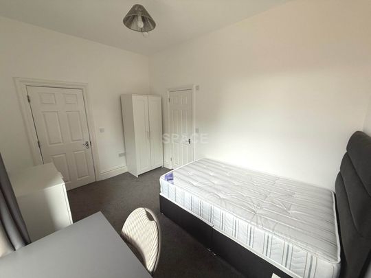 Wokingham Road, Reading, Berkshire, RG6 1JL- Room 4 - Photo 1