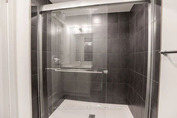 940 DAVID Street N #77 - Photo 1