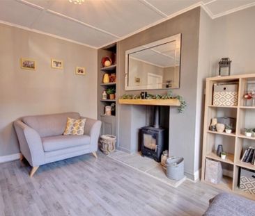 2 bedroom semi-detached house to rent - Photo 6