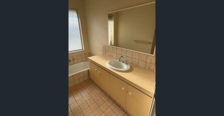 Tidy unit in Usher - Photo 3