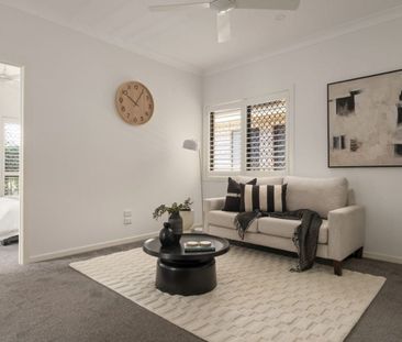 Luxury Family Living in the Heart of Carseldine - Photo 1