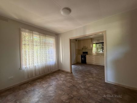 53 Whitelaw Street, Reservoir VIC 3073 - House For Rent | Domain - Photo 2