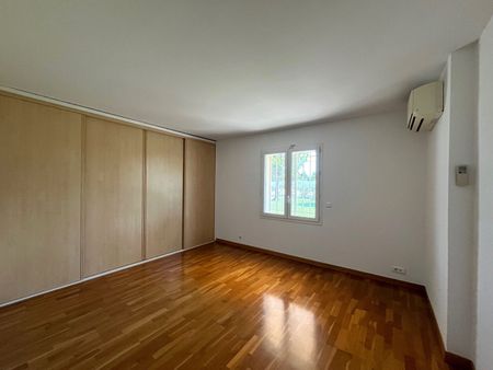 CHATEAURENARD - Villa de plain-pied sur 2 000 m² de terrain, - Photo 5