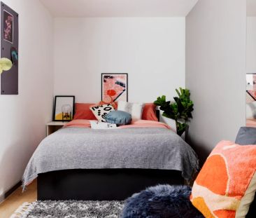 Large Studio - Photo 1