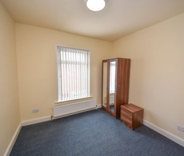 3 bed House - Mid Terrace for Rent - Photo 4