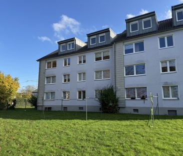 SIEGBURG ZANGE, 2 Zimmer-Wohnung im EG ca. 63 m² Wfl. Diele, Bad, B... - Photo 2