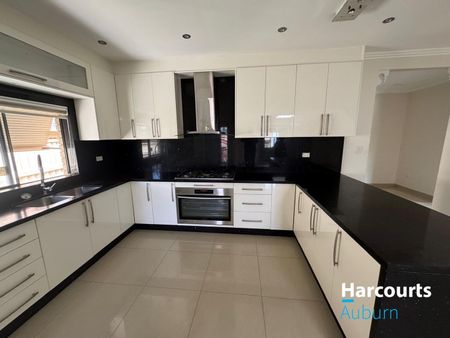 LARGE 4 BEDROOM HOUSE FOR LEASE - Photo 4