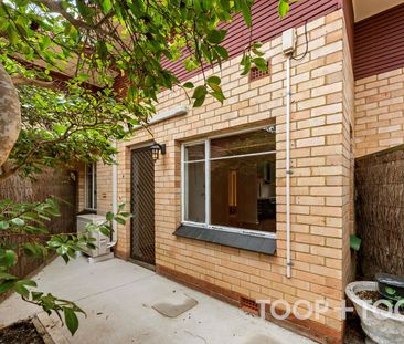 Spacious updated 3 bedroom homette - Photo 3