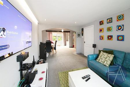 3 bedroom detached house to rent - Photo 3