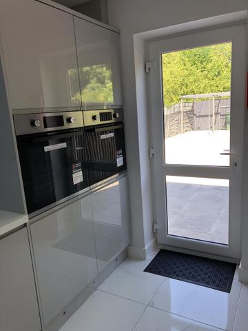 8 bedroom terraced house to rent - Photo 2