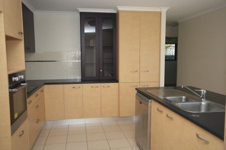 6 Leonie Court - Photo 3