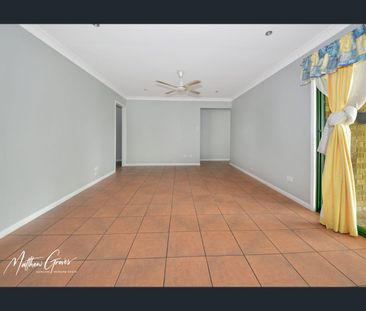 Amazing 4 bedroom family home with inground pool - Photo 1