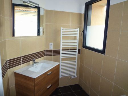 Location Maison 5 pièces 85m² COGNAC 16100 - Photo 5