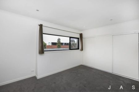 51 Beaurepaire Parade, Footscray VIC 3011 - Photo 2