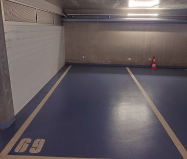 Lease takeover - Studio at Fourmi metro, parking included - Photo 4