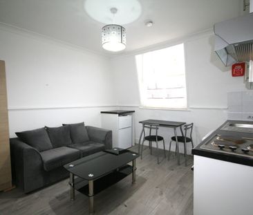 1 Bed Flat, London, W2 - Photo 2