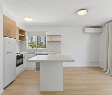 Renovated 1 Bedroom Apartment in Prime Surfers Location - Photo 5