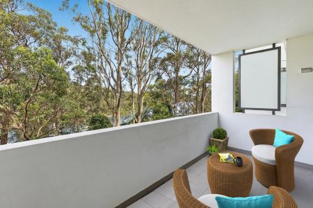 Beautiful Two-Bedroom Apartment in Sought-After Waterside Complex - Photo 5