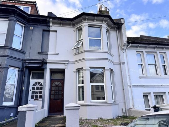 4 bedroom terraced house to rent - Photo 1