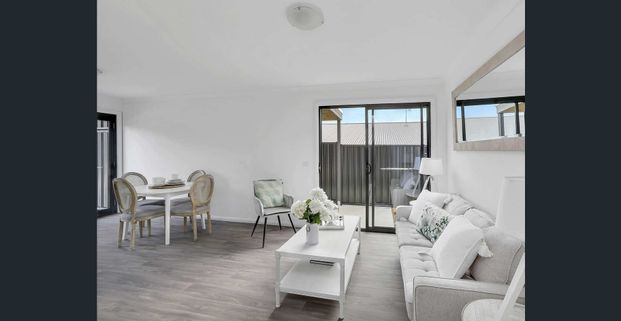 Furnished Town House - 2.7km from Lithgow Town Centre !!! - Photo 1
