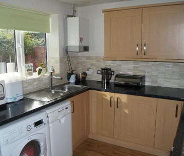 3 bedroom semi-detached house to rent - Photo 4