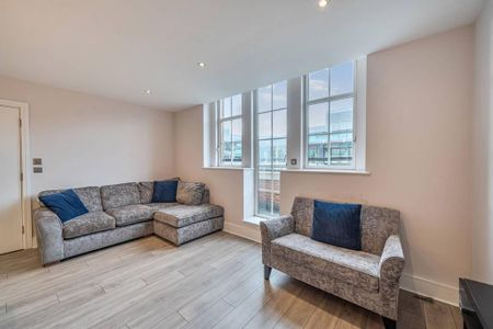 3 bedroom flat to rent - Photo 2