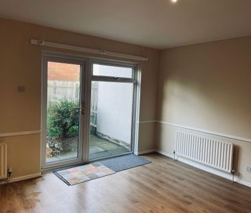 Upper Malone Crescent, Belfast, BT9 6PR - Photo 2