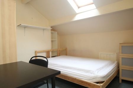 3 Bed - Woodhouse Lane , City Centre , Leeds - Photo 5