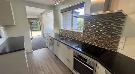 Sunlit Five-Bedroom Home With Spacious Living - Photo 3