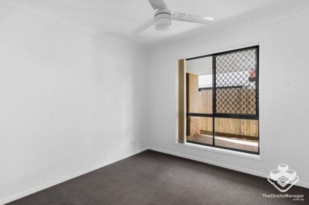 Spacious 3 bedroom house in great location - Photo 1