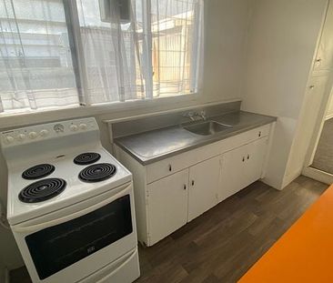 LOCATION IS EXCELLENT !! - Photo 6