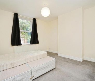 5 bedroom end of terrace house to rent - Photo 1