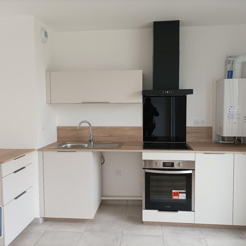 Location Appartement 3 pièces 57m² ST CYR SUR LOIRE 37540 - Photo 2