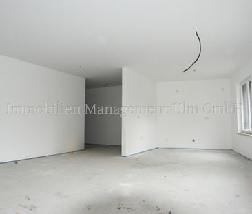 Wunderschöne 3-Zimmer-EG-Wohnung mit Terrasse und 2 Tiefgaragenstel... - Photo 1