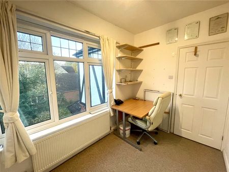 Tudor Court, 18 Church Road West, Farnborough, GU14 - Photo 3