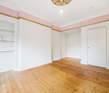 Flat 1-1 Strathcona Drive - Photo 4