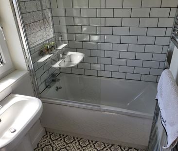 3 bedroom semi-detached house to rent - Photo 6