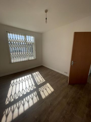 6 bedroom terraced house to rent - Photo 3