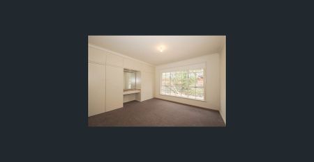 Low Maintenance 3 Bedroom Home! - Photo 2