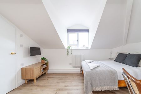 Finsbury Park Road - Photo 4