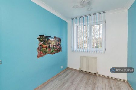 3 bedroom terraced house to rent - Photo 5