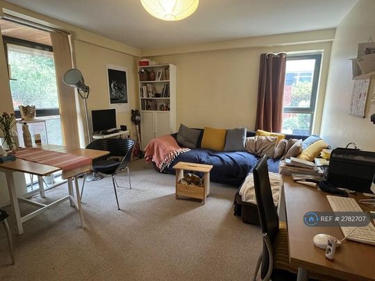 1 bedroom flat to rent - Photo 1