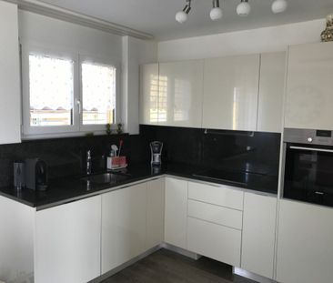 Moderne Attika-Wohnung | Ideale Anbindungen | Gepflegte Überbauung - Photo 4