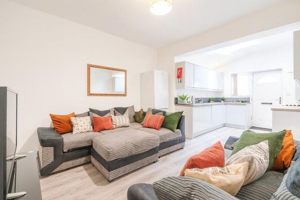 4 bedroom house to rent - Photo 1