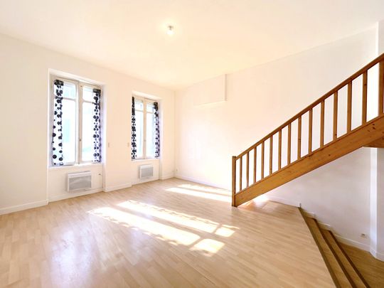 A LOUER APPARTEMENT 2 PIÈCES AVEC MEZZANINE- CAVIGNAC CENTRE - Photo 1