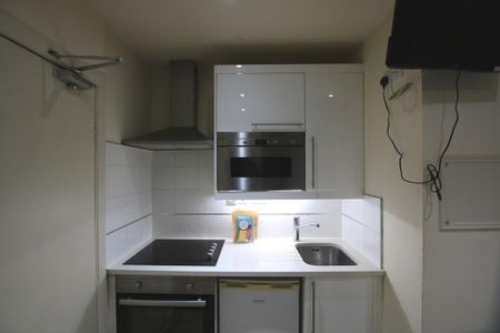 Studio to rent - Photo 3