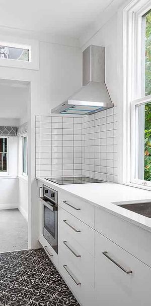 Fully renovated 2 bed, 2 living on Tinakori Road - Photo 1