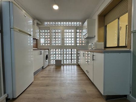 Plaza Villafranca de los Barros, Madrid, Community of Madrid 28034 - Photo 3